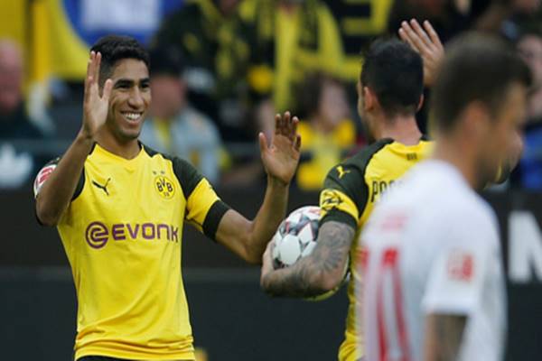 Achraf Hakimi trong màu áo Dortmund