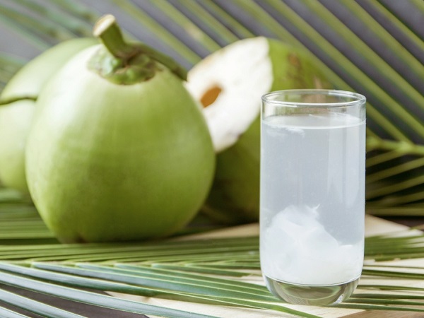 Nước dừa bao nhiêu calo? Uống nước dừa có béo, có giảm cân không?