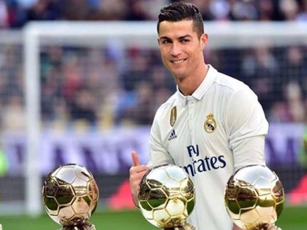 Fan Ronaldo nổi giận với Real Madrid