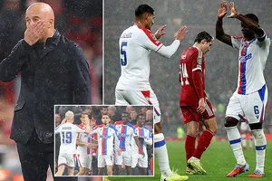 Trọng tài Darren England trở lại và áp lực ở City Ground