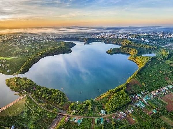 Nằm mơ thấy hồ nước trong xanh mênh mông báo điều gì?