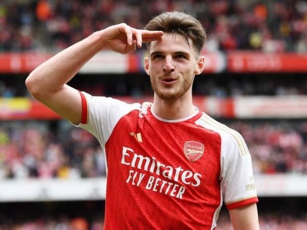 Declan Rice mở rộng vai trò sáng tạo từ tuyến giữa