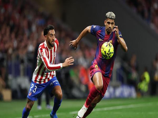 Chelsea không muốn để Cucurella ra đi